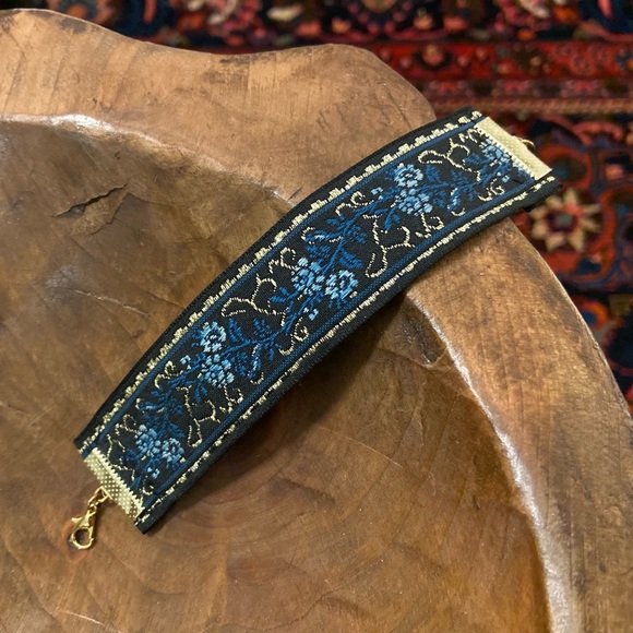 Boho floral embroidered webbing cuff textile festival bracelet - Picture 2 of 7